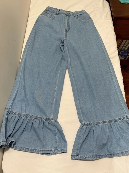 SHEIN Light Blue Flare Ruffle Jeans - Picture 2 of 7